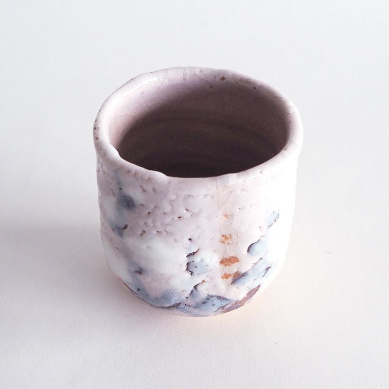 紅志野梅紋 湯呑｜和食器通販｜織部 Online Store【公式】