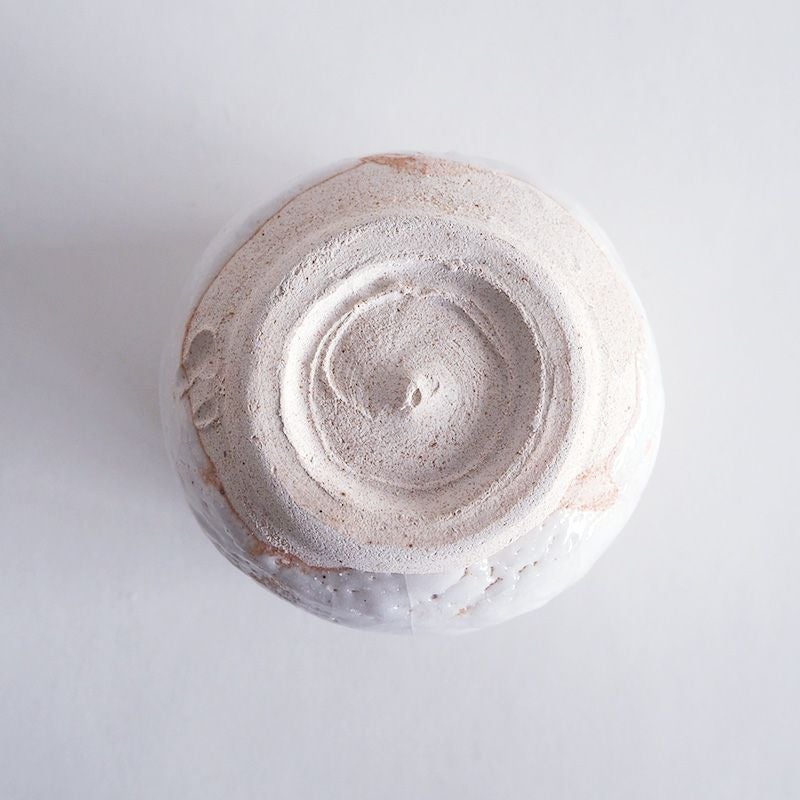 素焼を生かした高台です