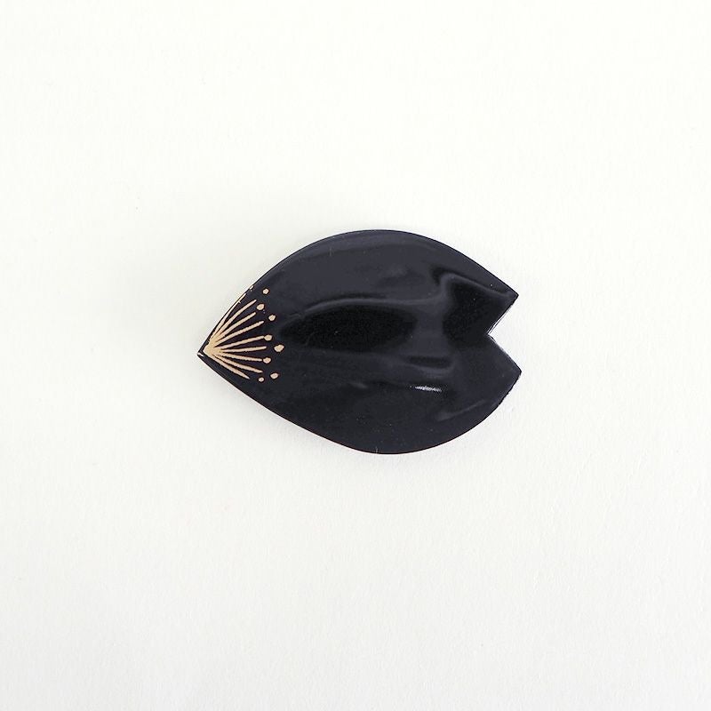 桜の花びらをイメージした箸置き