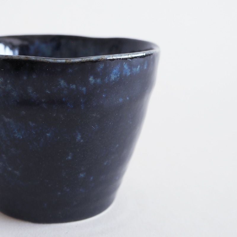 窯変による色合いの変化をお楽しみください