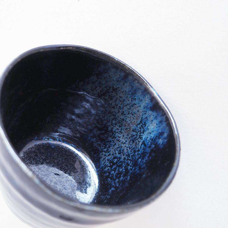 窯変による色合いの変化をお楽しみください