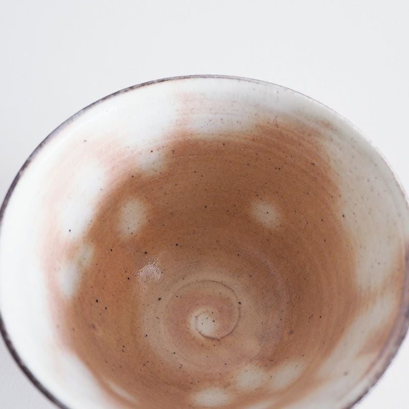 粉引の技法による味わいが楽しめる器です