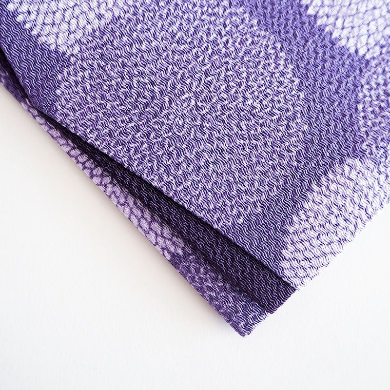 藤色は慶弔両用です