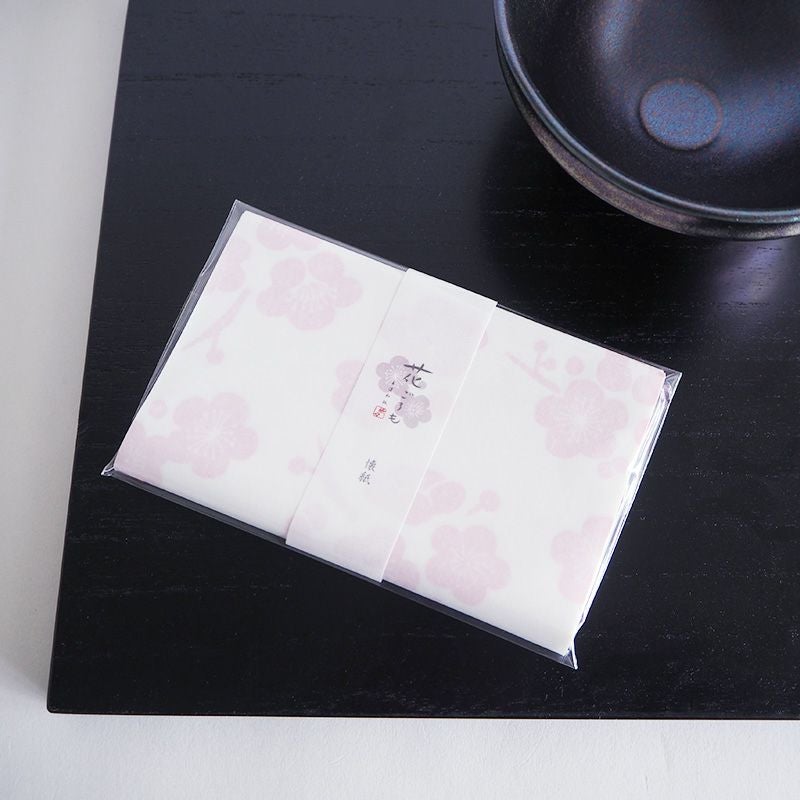 薄手の和紙を使用しているため、柄が透けて美しく重なります