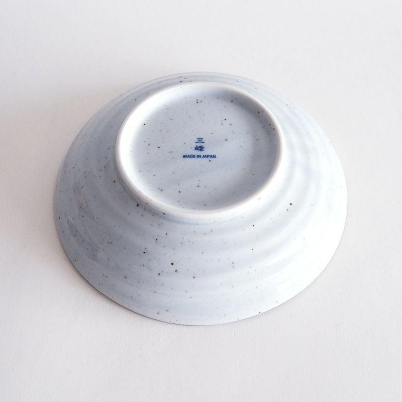 凹凸があり滑りにくい表面です