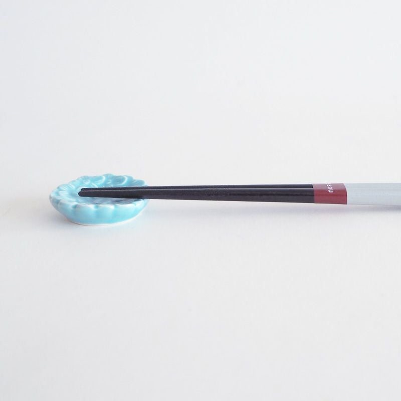 箸を置いたイメージです