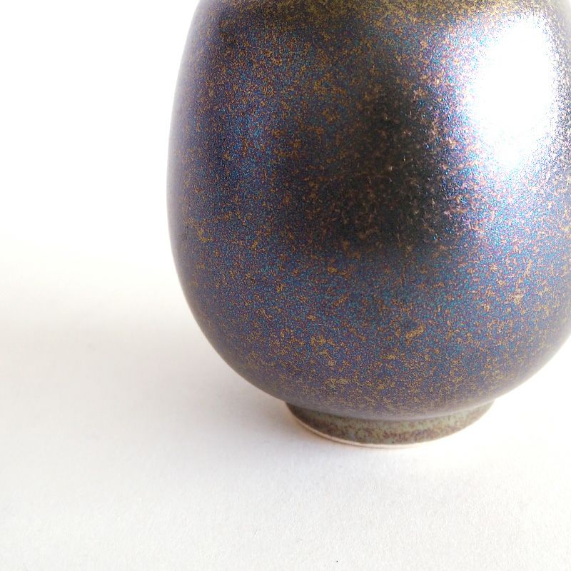 重厚な光沢が美しい