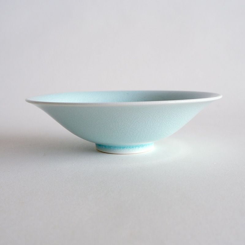 料理が映える浅めの鉢です