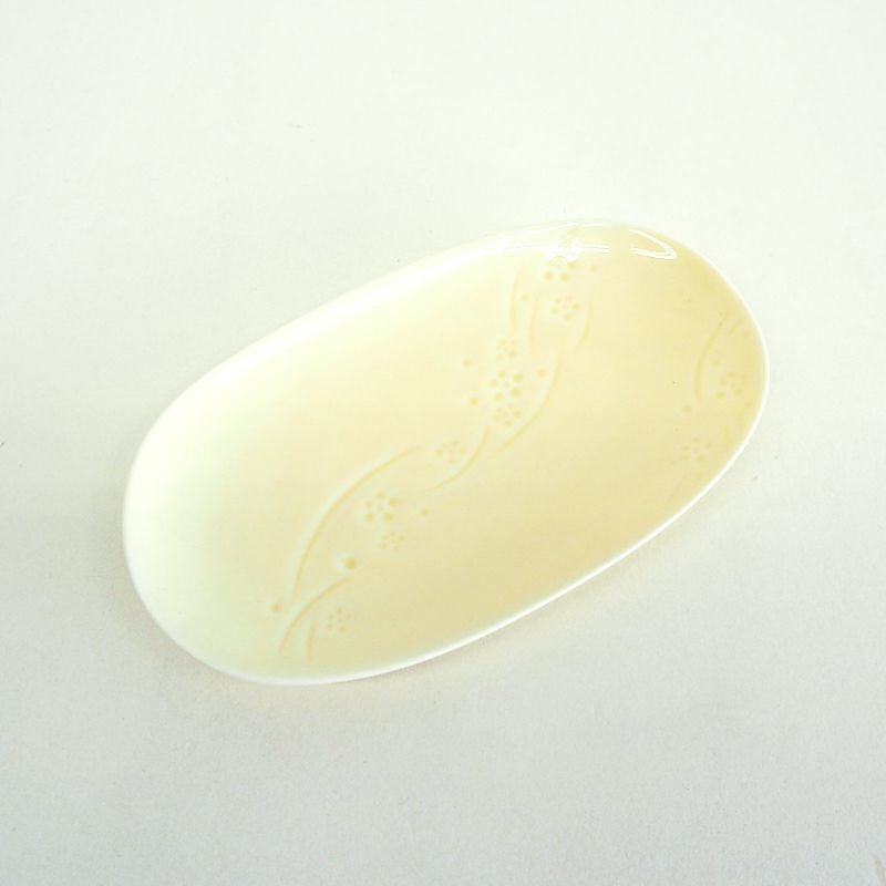 陶器製のプレートです