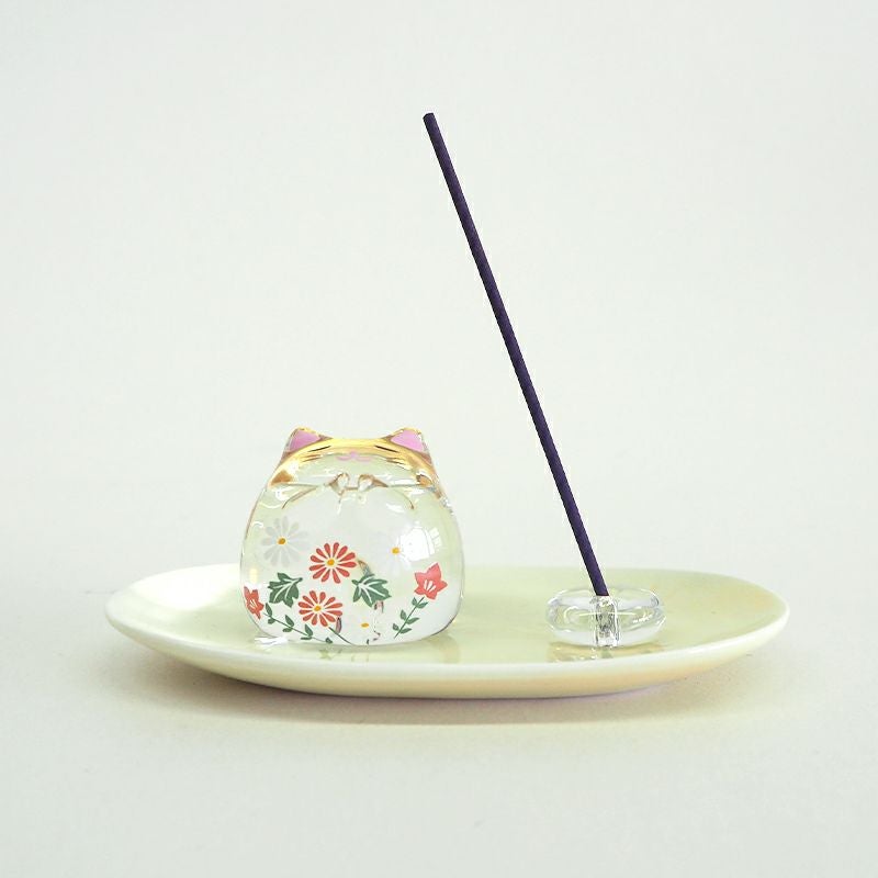 お祈りする猫ちゃんがかわいい香立てです