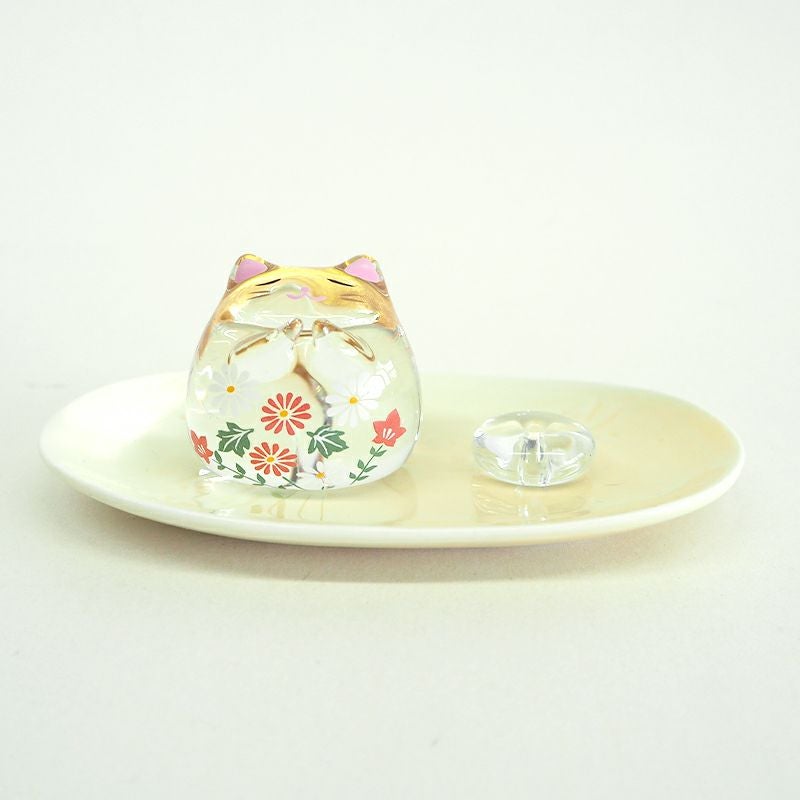 ガラス製の猫ちゃん、香立、陶器皿のセットです