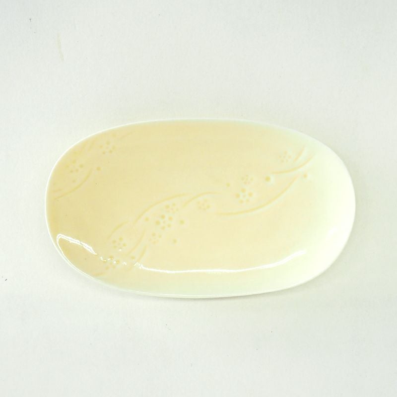 陶器製のプレートです