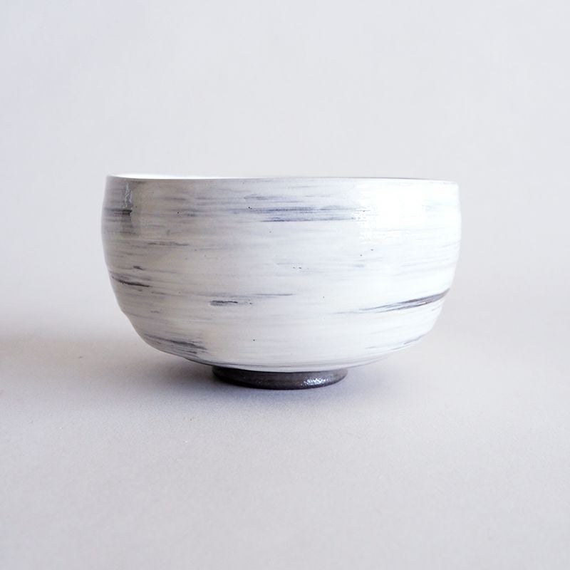 刷毛目の擦れが趣を感じさせます