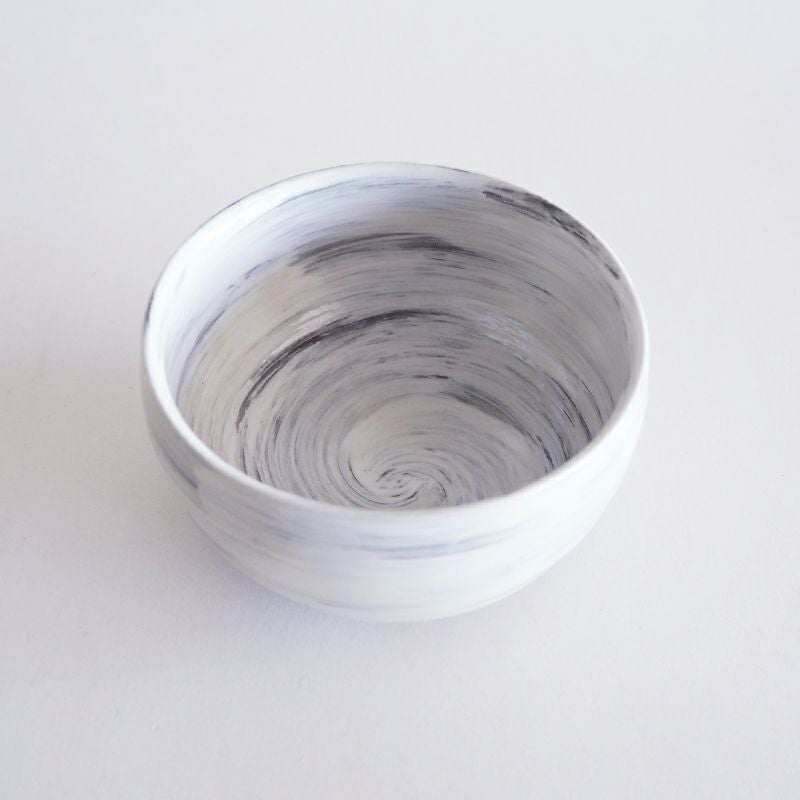 黒土 白刷毛 抹茶碗｜和食器通販｜織部 Online Store【公式】