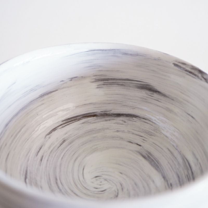 黒土 白刷毛 抹茶碗｜和食器通販｜織部 Online Store【公式】