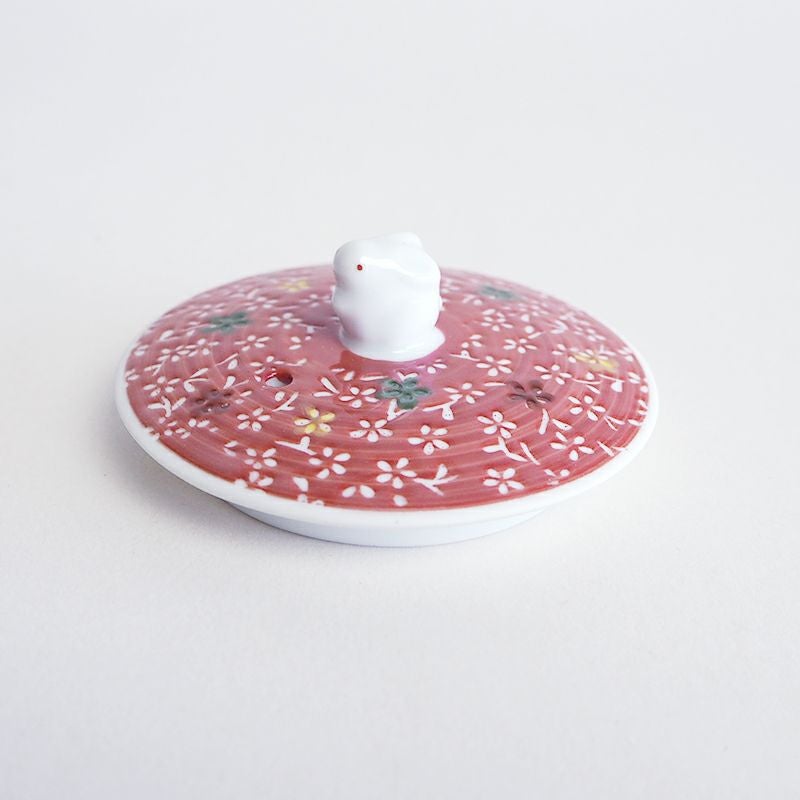 蓋の取っ手がうさぎになっています