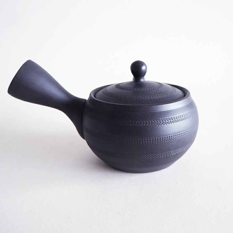 常滑焼のシンプルで美しい急須です