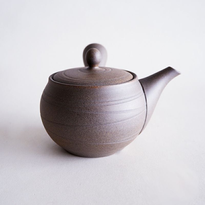 常滑焼のシンプルで美しい急須です