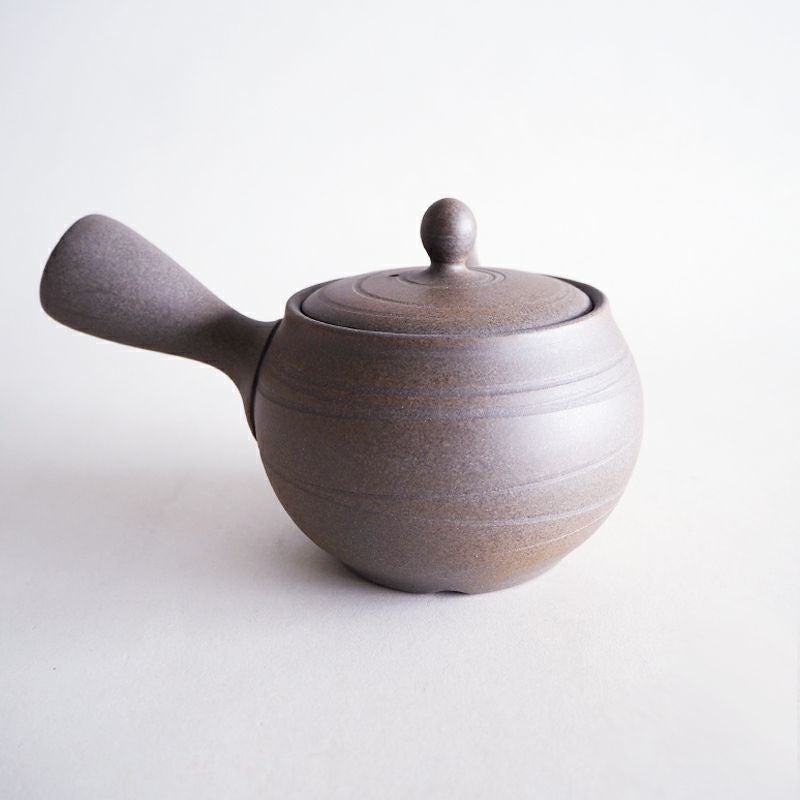 常滑焼のシンプルで美しい急須です