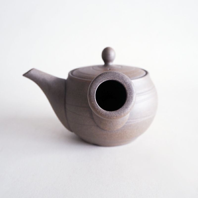 常滑焼のシンプルで美しい急須です