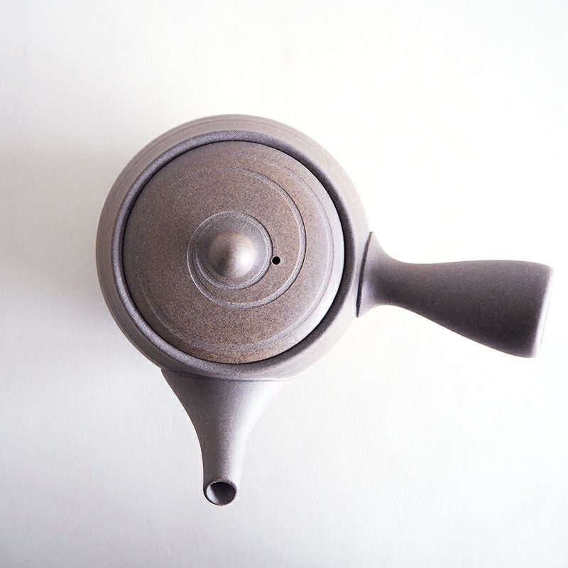 安定感のある形状です