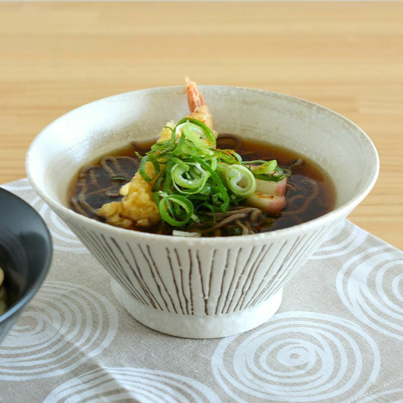 十草彫り丼 白｜和食器通販｜織部 Online Store【公式】