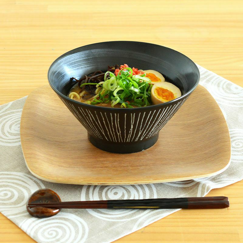 十草彫り丼 黒｜和食器通販｜織部 Online Store【公式】