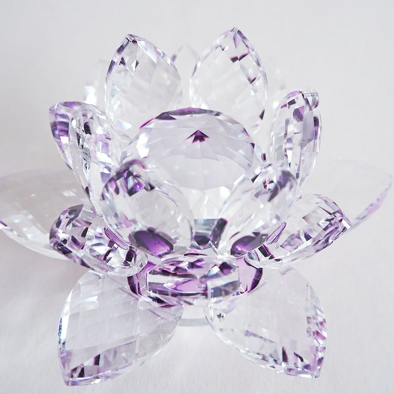 光を通すとパープルが美しく煌めきます