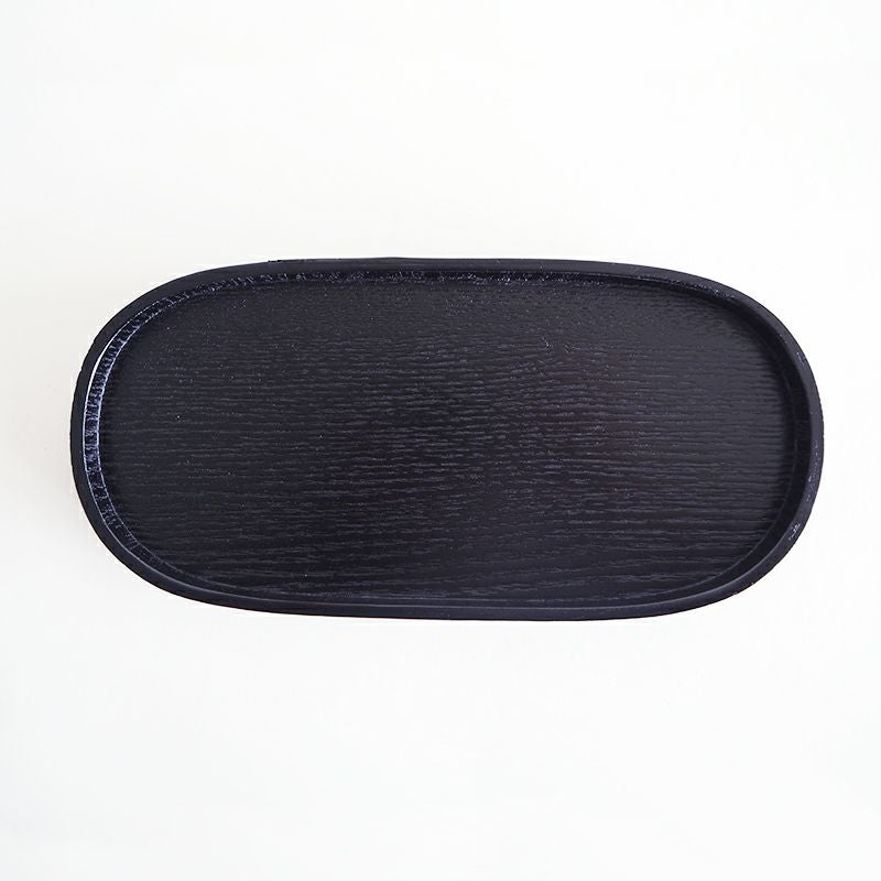 シックな黒は和洋どちらでも使えます