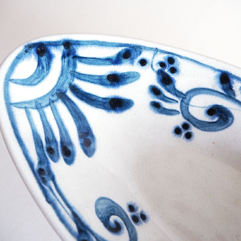 ひとつひとつ職人が描く大胆な絵柄