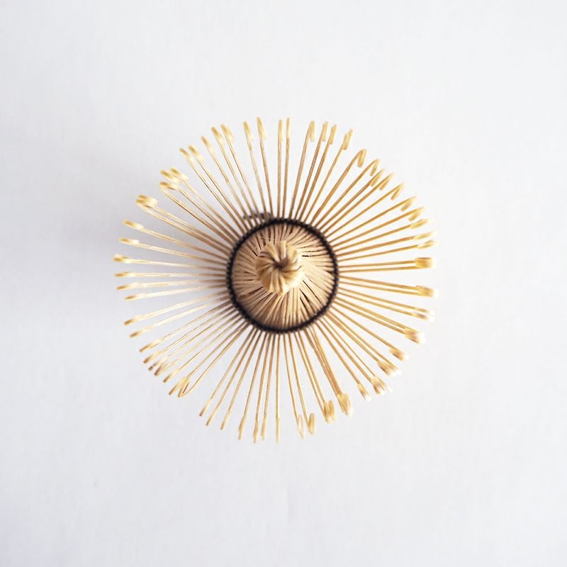 1本の竹を切り出して作られています