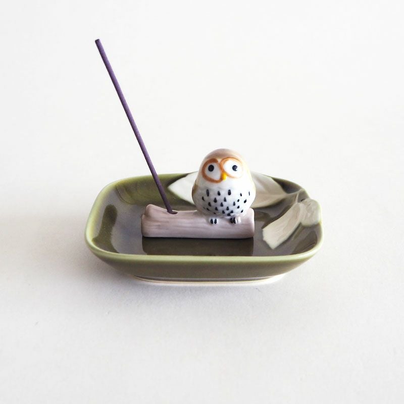 縁起の良いふくろうの香立です