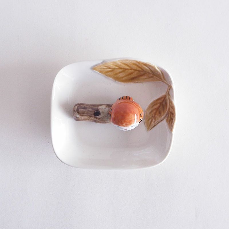 ふくろうの香立と陶器皿のセットです