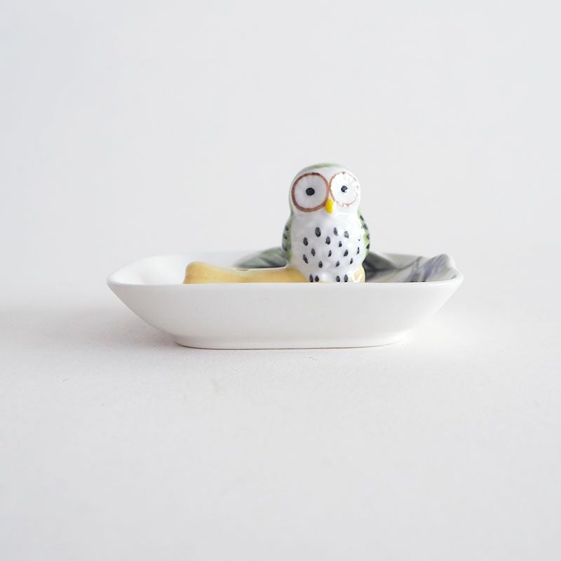 ふくろうの香立と陶器皿のセットです