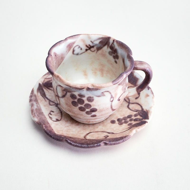 輪花珈琲碗皿 志野｜和食器通販｜織部 Online Store【公式】