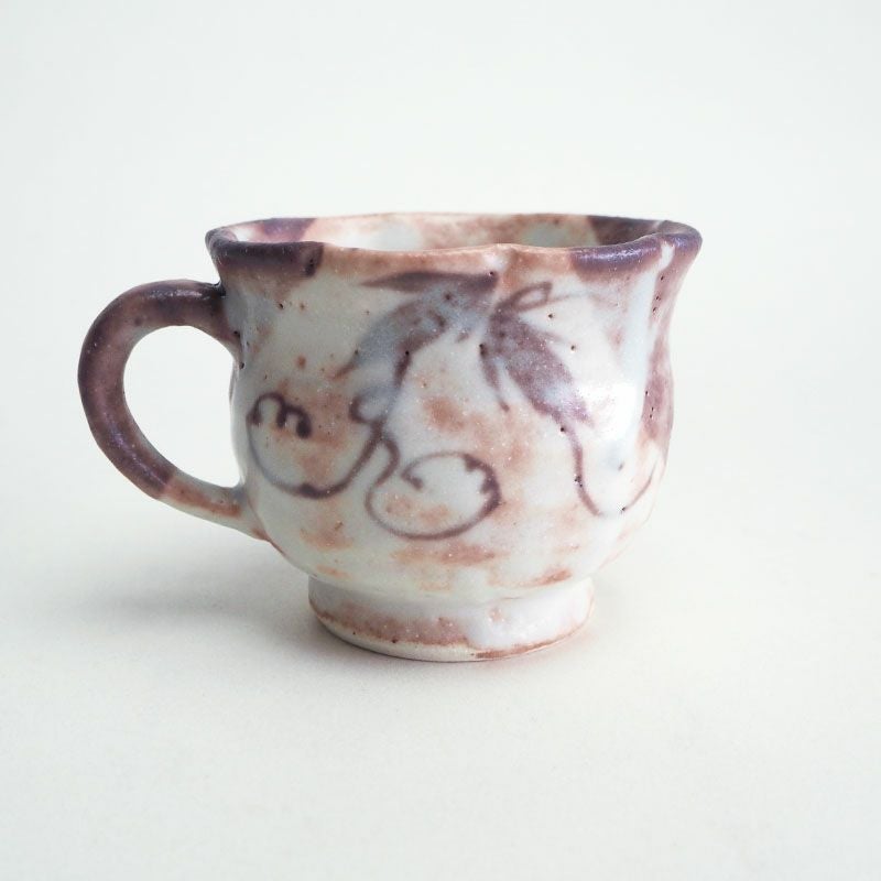 色合いと絵柄が馴染み趣のある風合いに