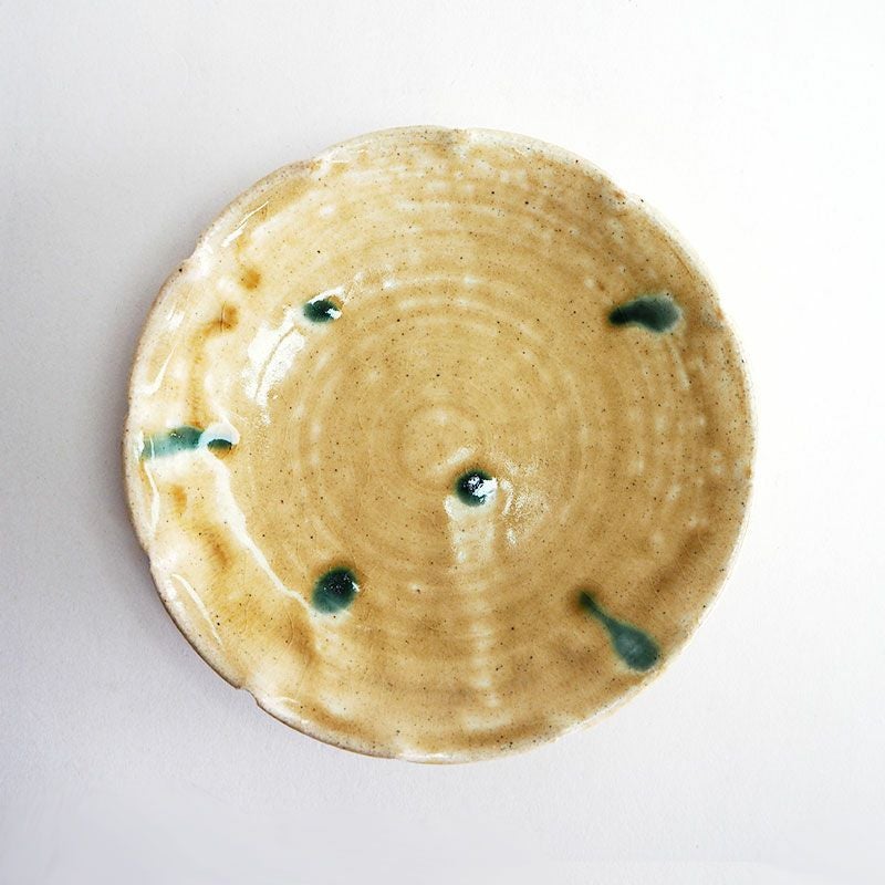 黄瀬戸ならではの趣を感じさせます