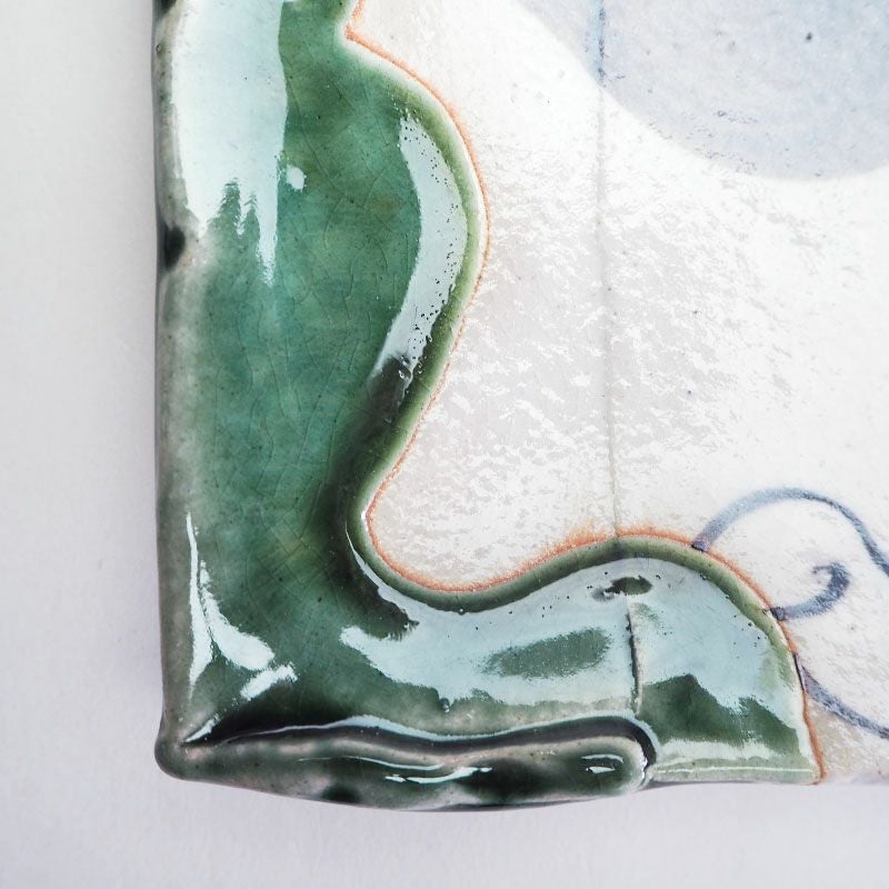 緑と鼠色が織り成す独特の風合いをお楽しみください