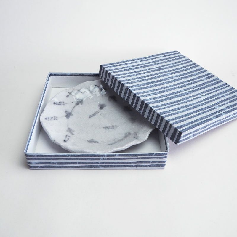 長石釉 草紋7寸皿｜和食器通販｜織部 Online Store【公式】
