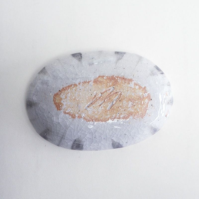 手造りのぬくもりを感じる形状です