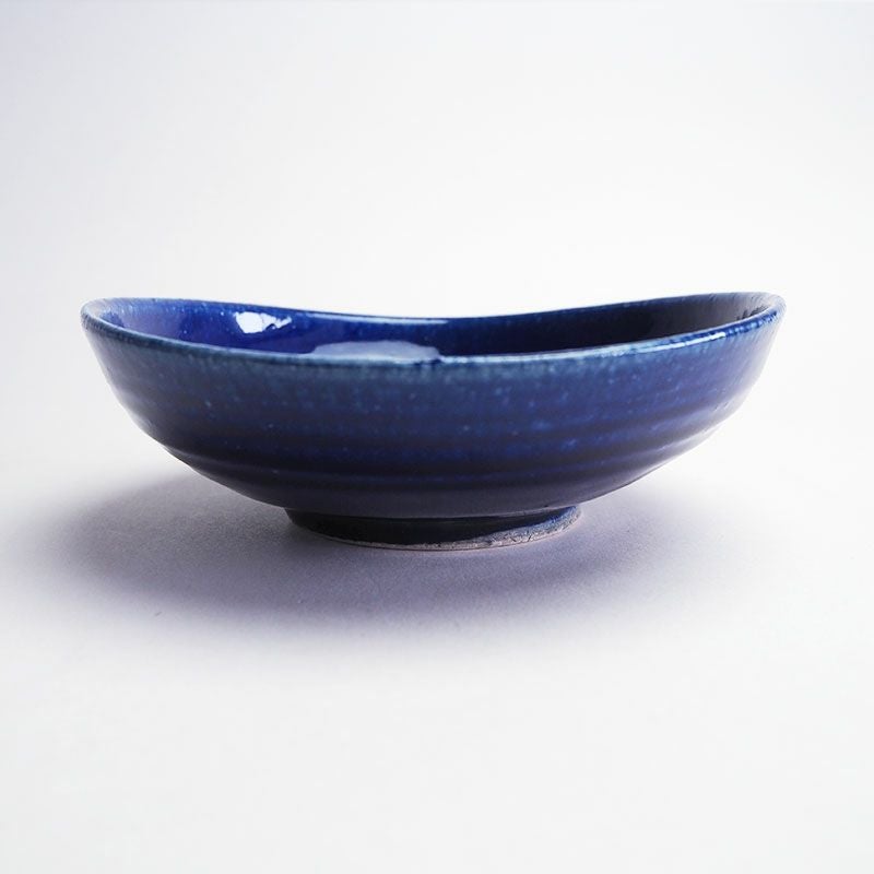 手造りのぬくもりを感じる形状です