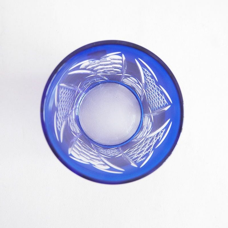 透明感と光沢性に優れた美しいグラスです