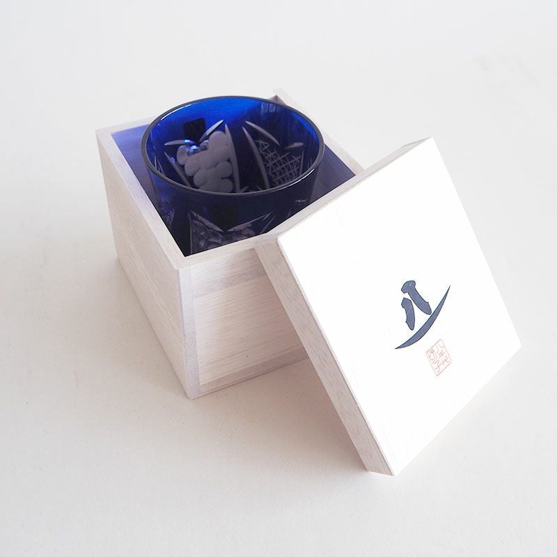 木箱付きで贈り物に最適です