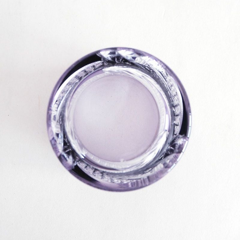 透明感と光沢性に優れた美しいグラスです