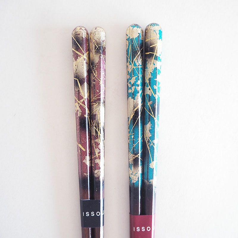 雷花をモチーフに煌びやかなデザインです