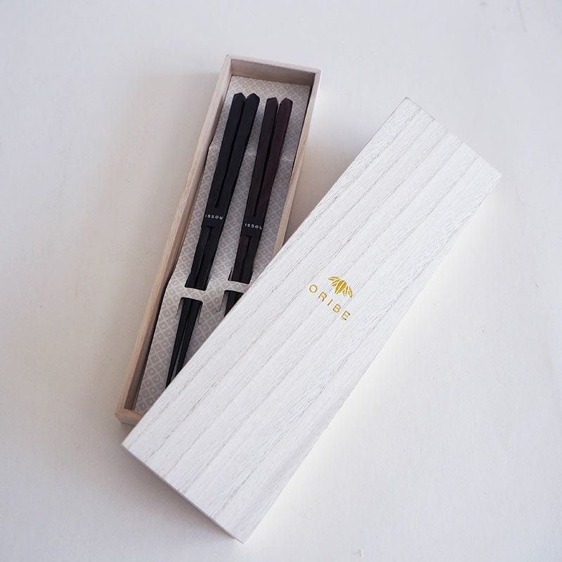 桐箱付きで贈り物に最適です