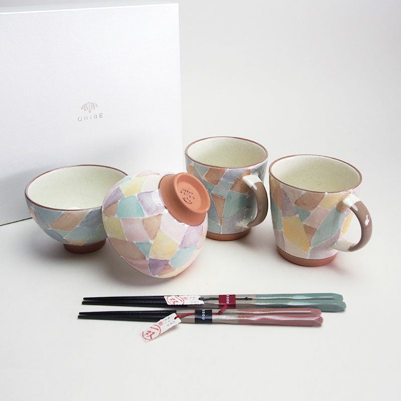 色とりどりの優しく淡い色味のおしゃれで温かみのあるステンド夫婦揃