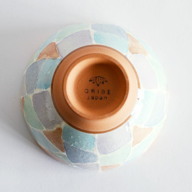 高台の素焼きがアクセントになっています