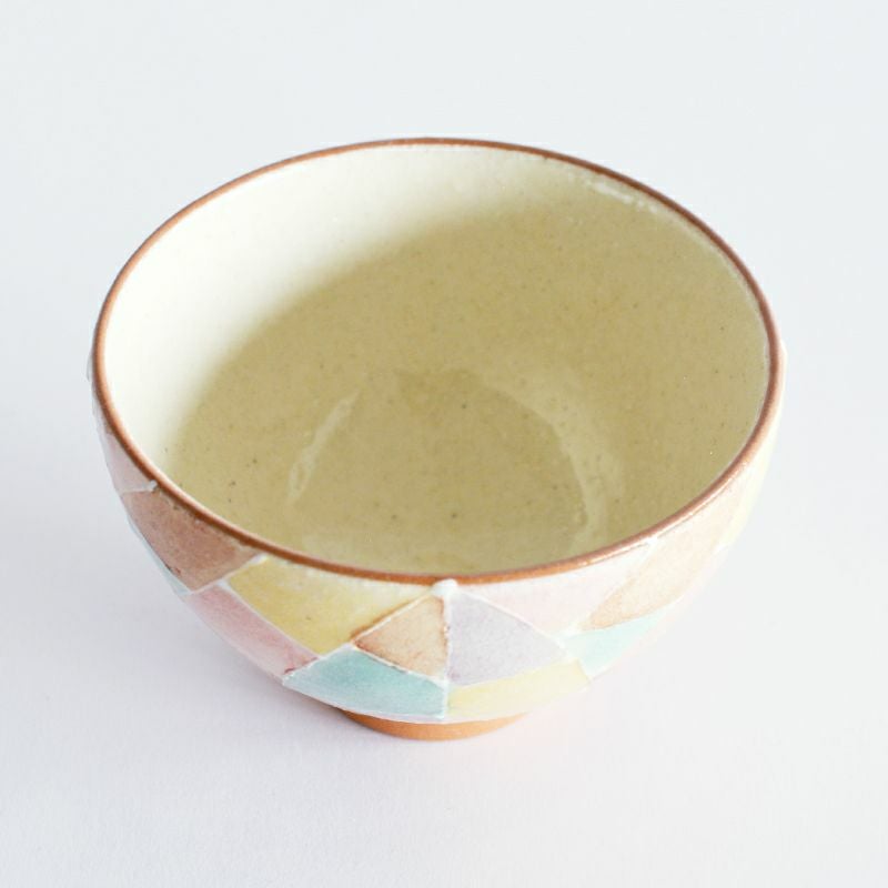 クラフト感のあるやさしい色合い