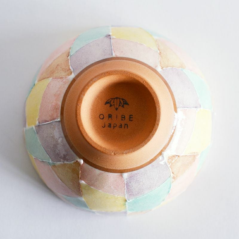 高台の素焼きがアクセントになっています